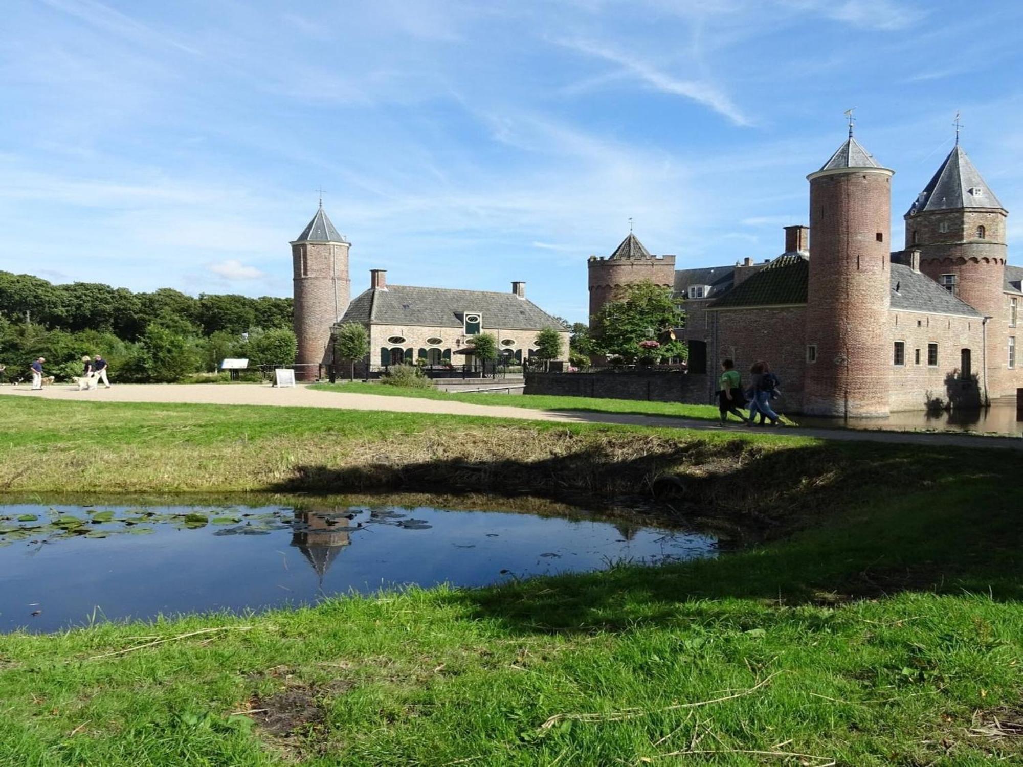 Pleasaing Holiday Home In Oostkapelle Near Centre Bagian luar foto
