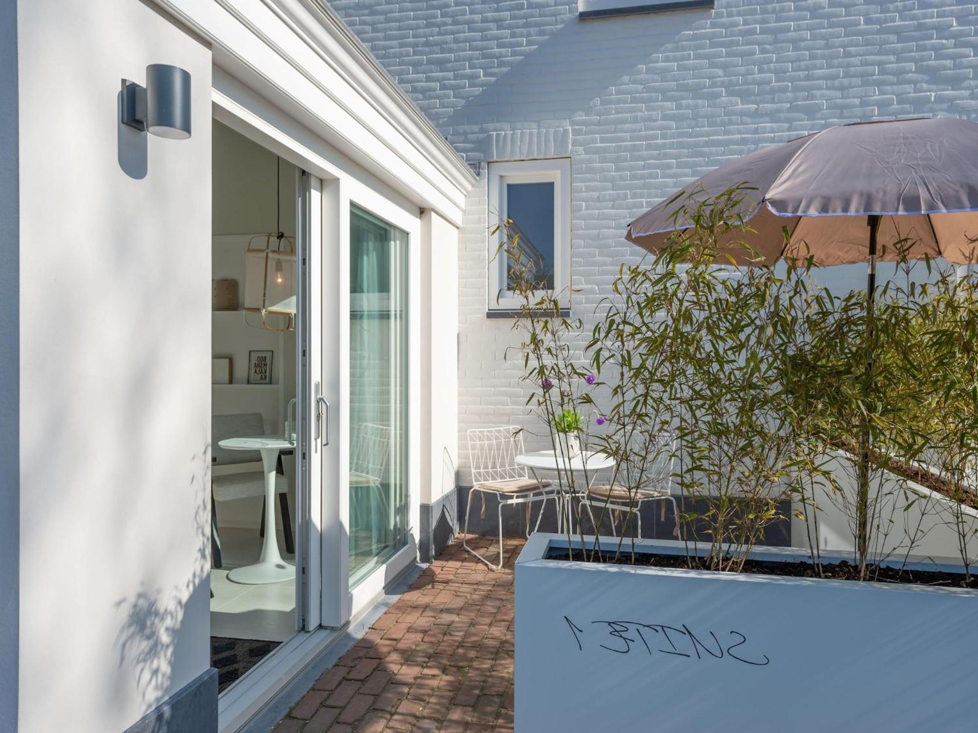 Pleasaing Holiday Home In Oostkapelle Near Centre Bagian luar foto