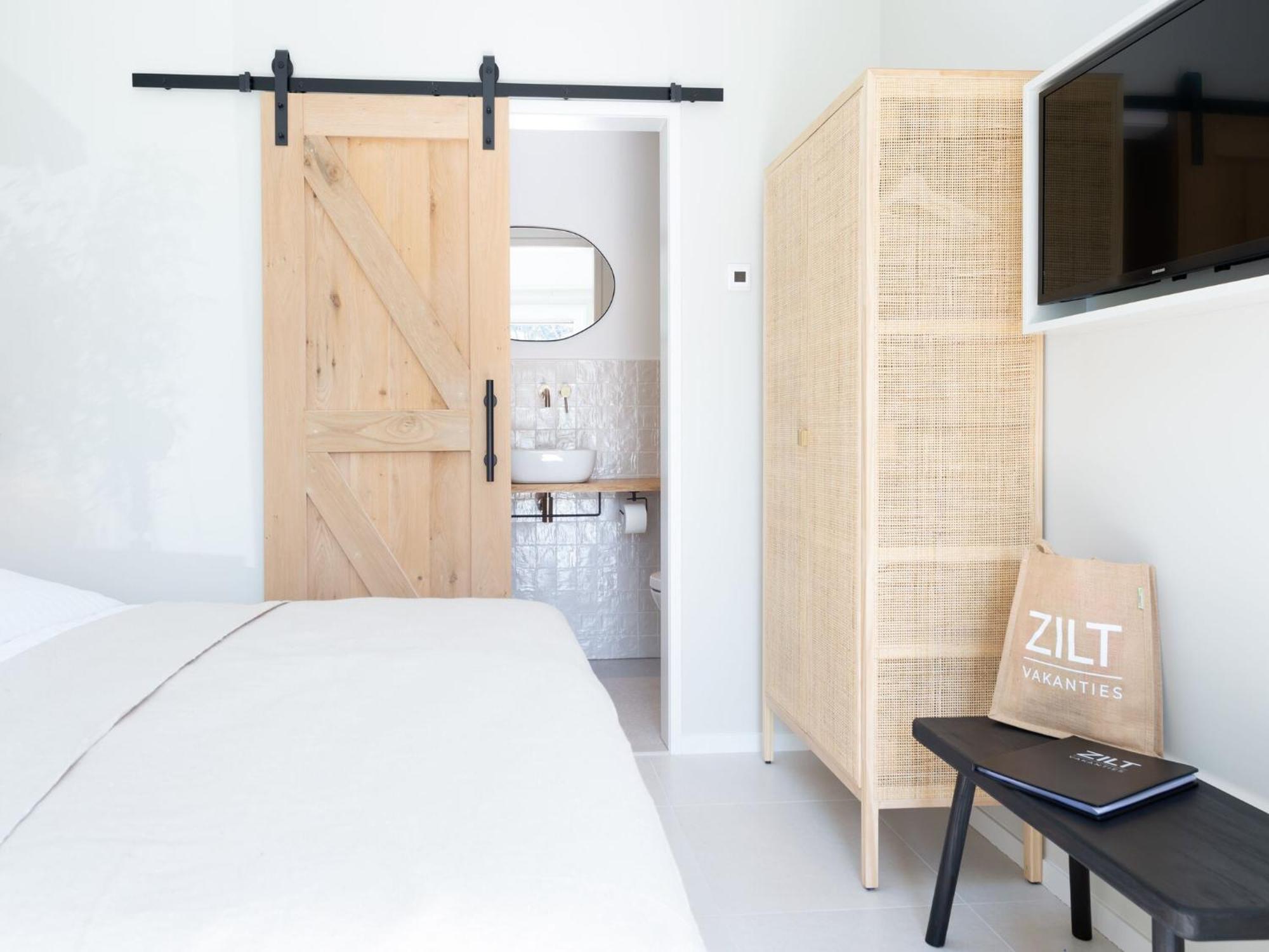 Pleasaing Holiday Home In Oostkapelle Near Centre Bagian luar foto